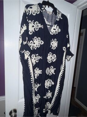 Umgee Navy and Cream V-Neck Women's Dress